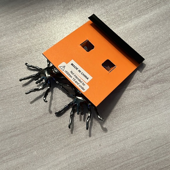 Betsey Johnson large gem spiders BNIB - Picture 3 of 6